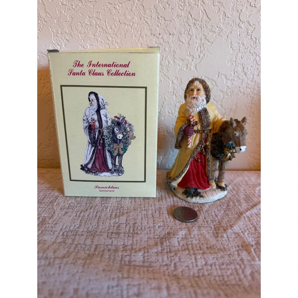 The International Santa Claus Collection Figurine Set with‎ Boxes